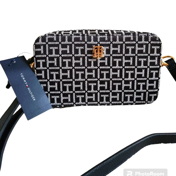 Tommy Hilfiger Bags Nwt Tommy Hilfiger Handbag Poshmark
